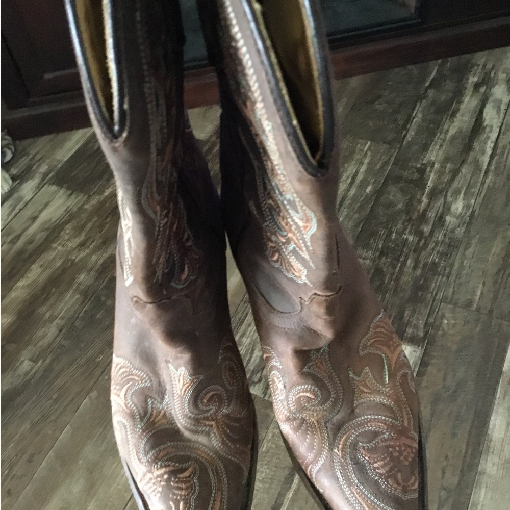 Brown Embroidered Western Cowboy Boots
